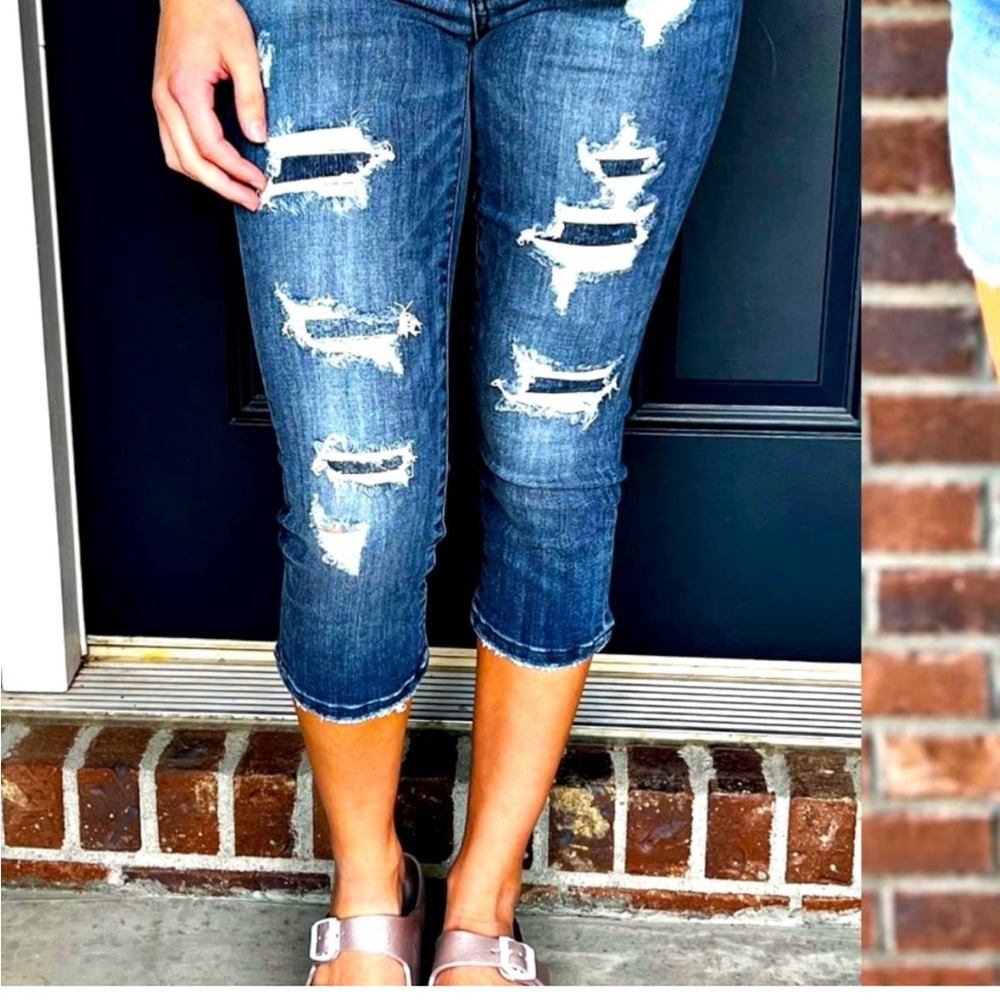 Judy Blue Distressed Skinny Fit Capri Jeans